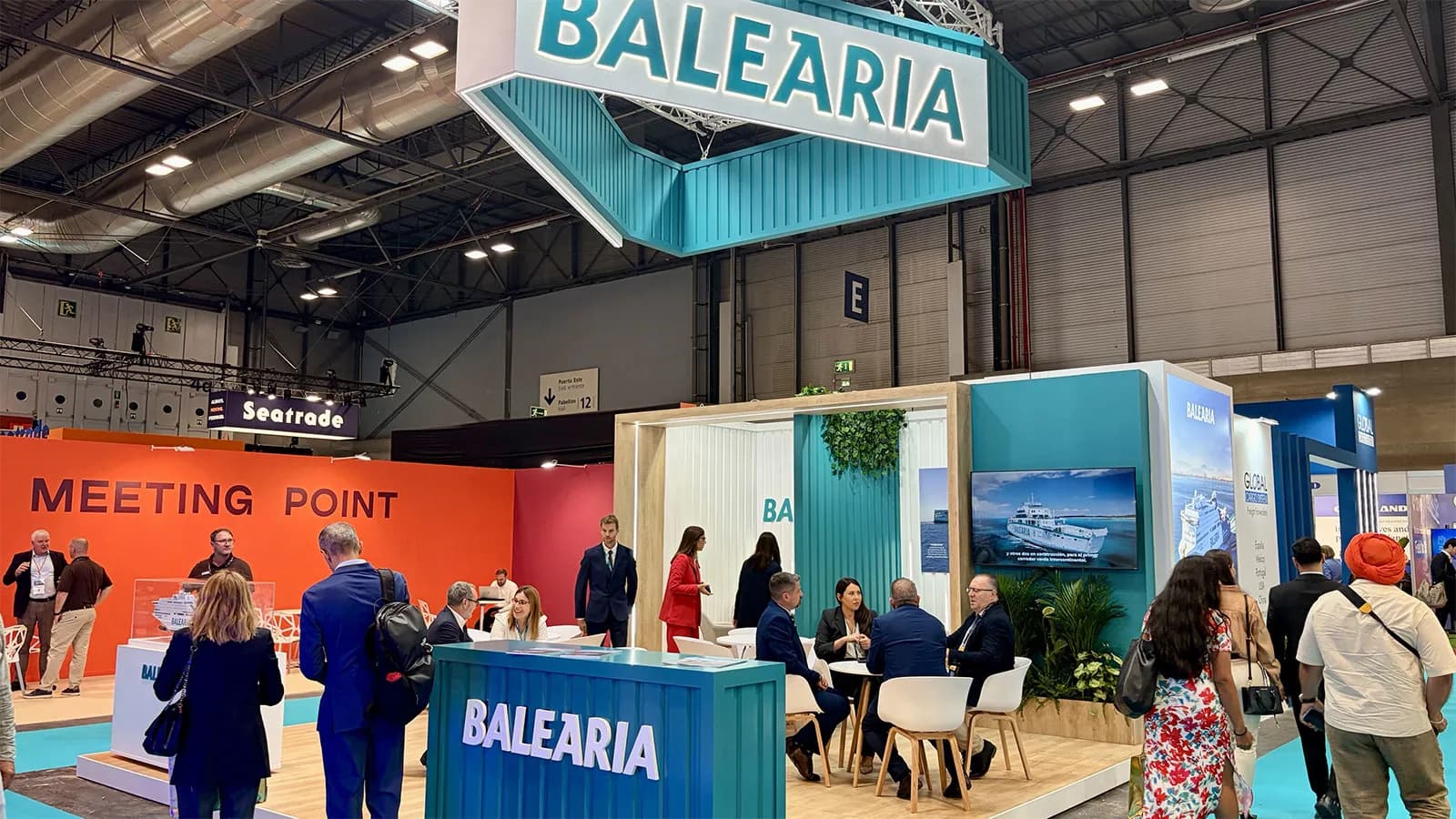 Baleària ofrece más de 7.000 metros lineales semanales para carga refrigerada entre Canarias y la Península