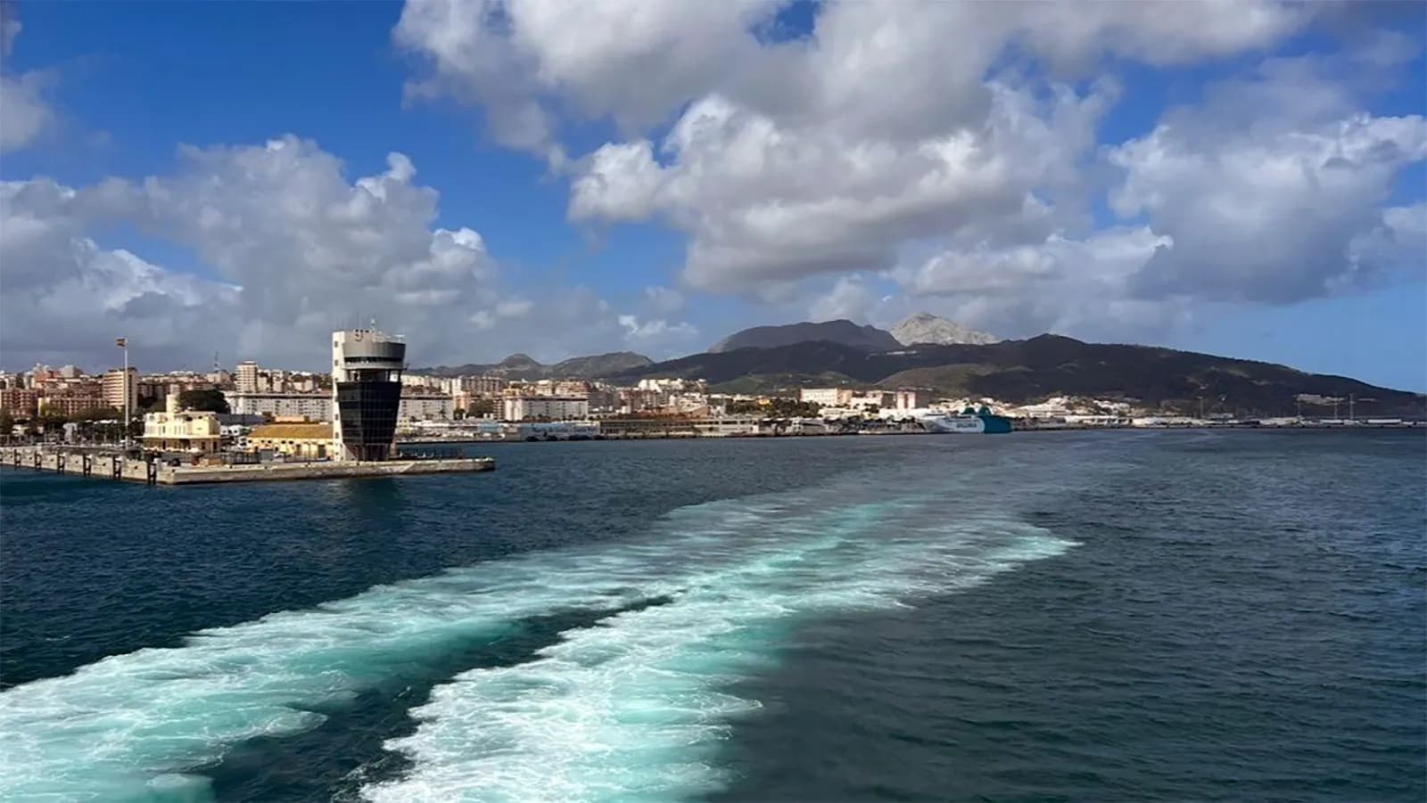 La Autoridad Portuaria de Ceuta recomienda anticipar los desplazamientos ante el aumento de pasajeros durante el puente