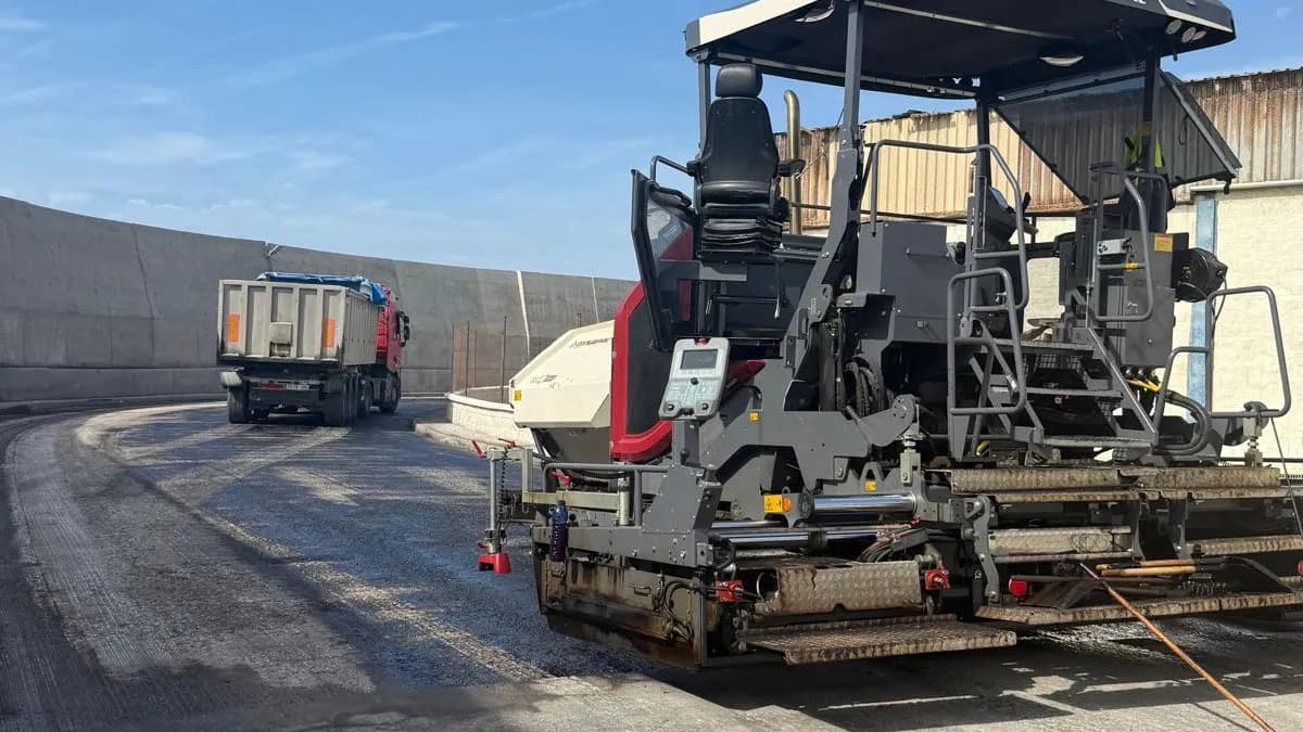 El Puerto de Motril renueva 3.750 metros cuadrados de pavimento en los accesos a los muelles de Graneles y Poniente