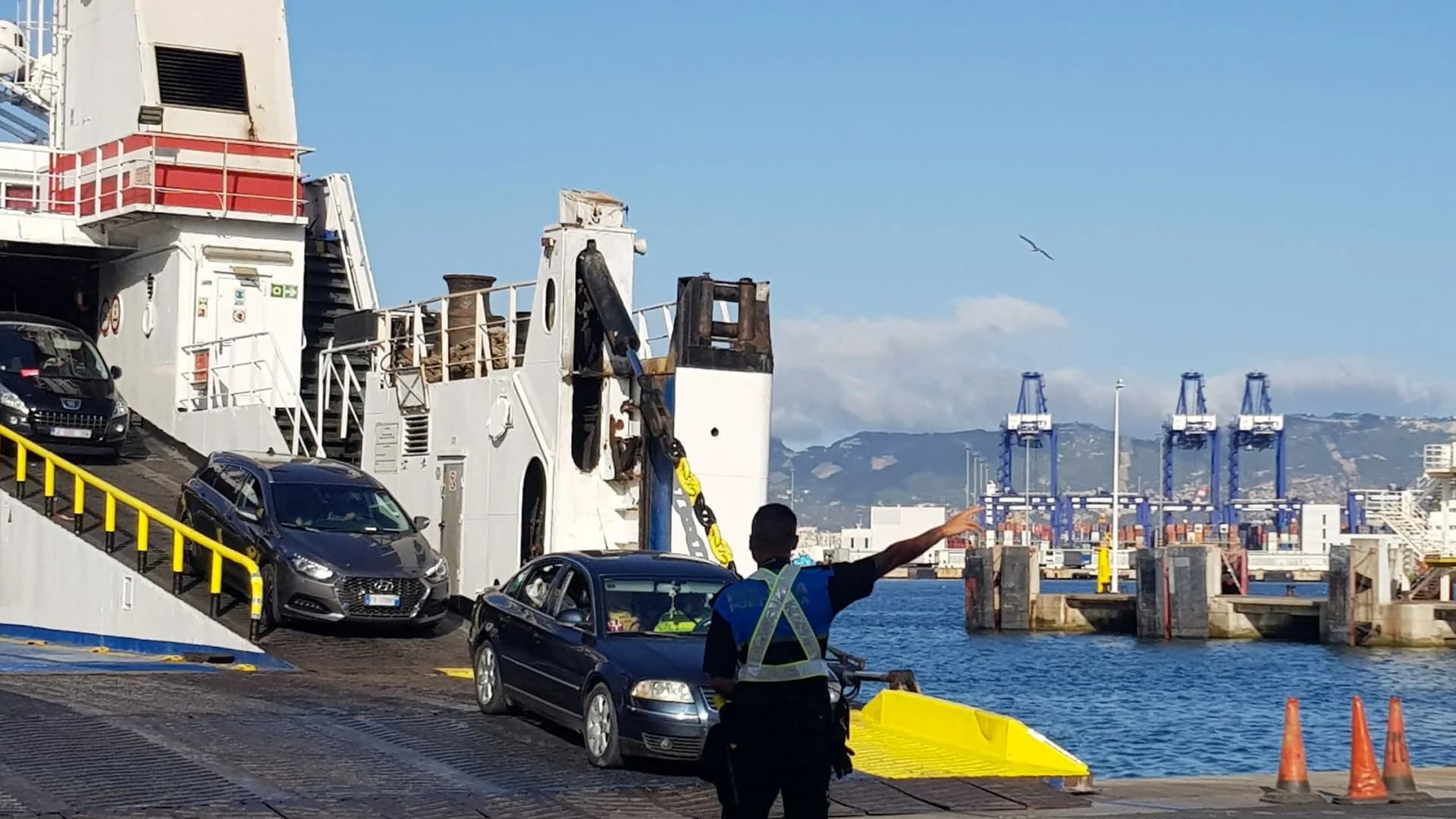 Más de 129.000 pasajeros cruzan por Algeciras y Tarifa durante el fin de semana de mayor tráfico del retorno de la OPE