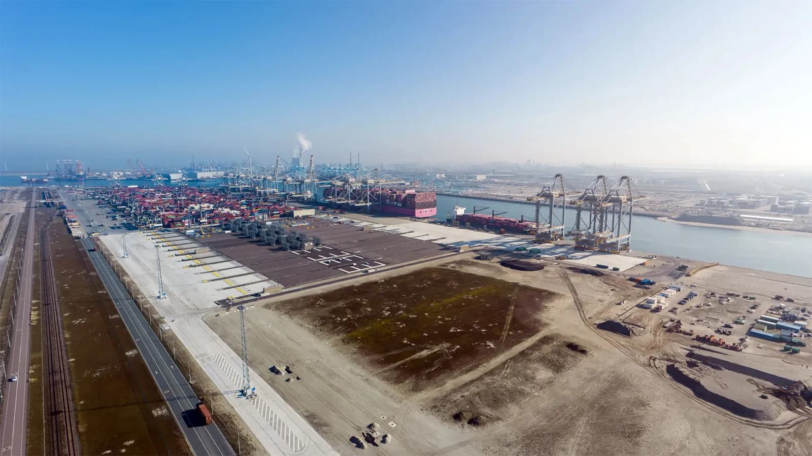 Rotterdam World Gateway destina 500 millones a completar la ampliación de su terminal en Maasvlakte 2